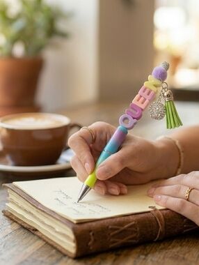 Handcrafted Queen Beaded Pen W/ Crown Charm On Extended Wand- NWT